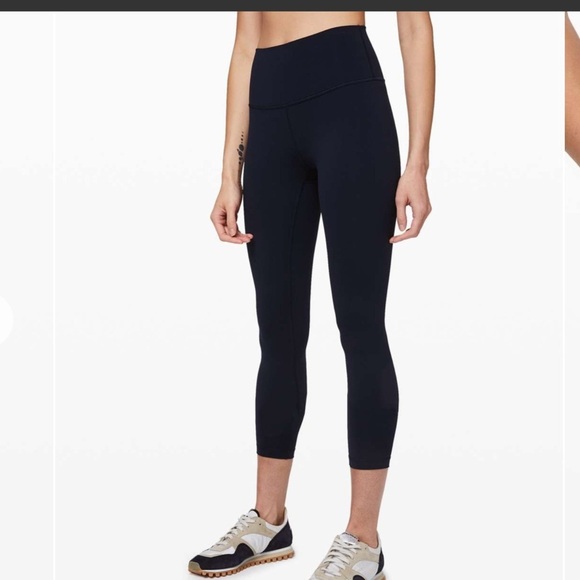 Lululemon Athletica Black Wunder Under Leggings with High-Rise Fit-25" - Picture 3 of 4